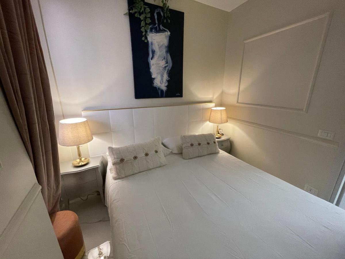 Spanish Steps Glamour & Sauna Luxury Apartment **** Rome Luaran gambar